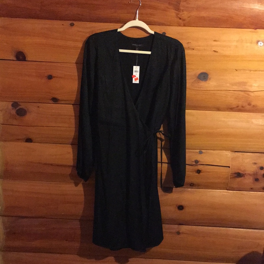 BANANA REPUBLIC BLACK WRAP DRESS